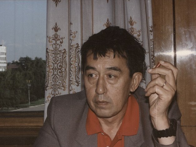 Юрий Ножиков в рабочем кабинете/Фото: фонд имени Ю.А. Ножикова