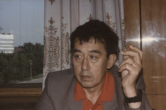 Юрий Ножиков в рабочем кабинете/Фото: фонд имени Ю.А. Ножикова