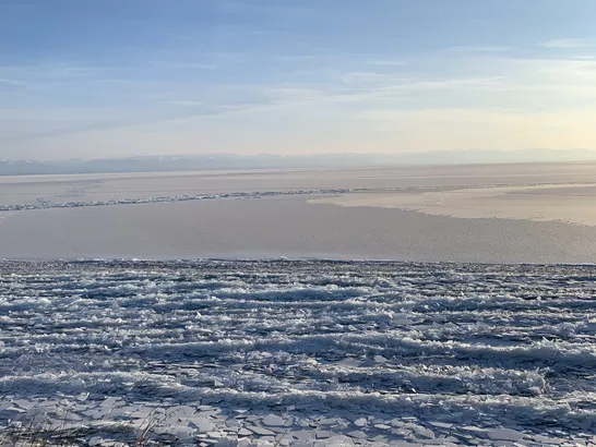 В соцсетях обсуждают «ледяную лестницу» в Листвянке