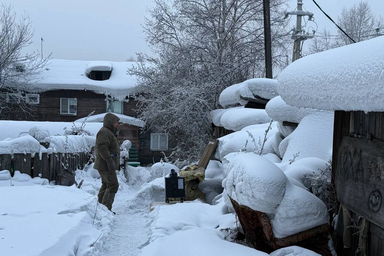Первые жители Бодайбо получают тепло и воду