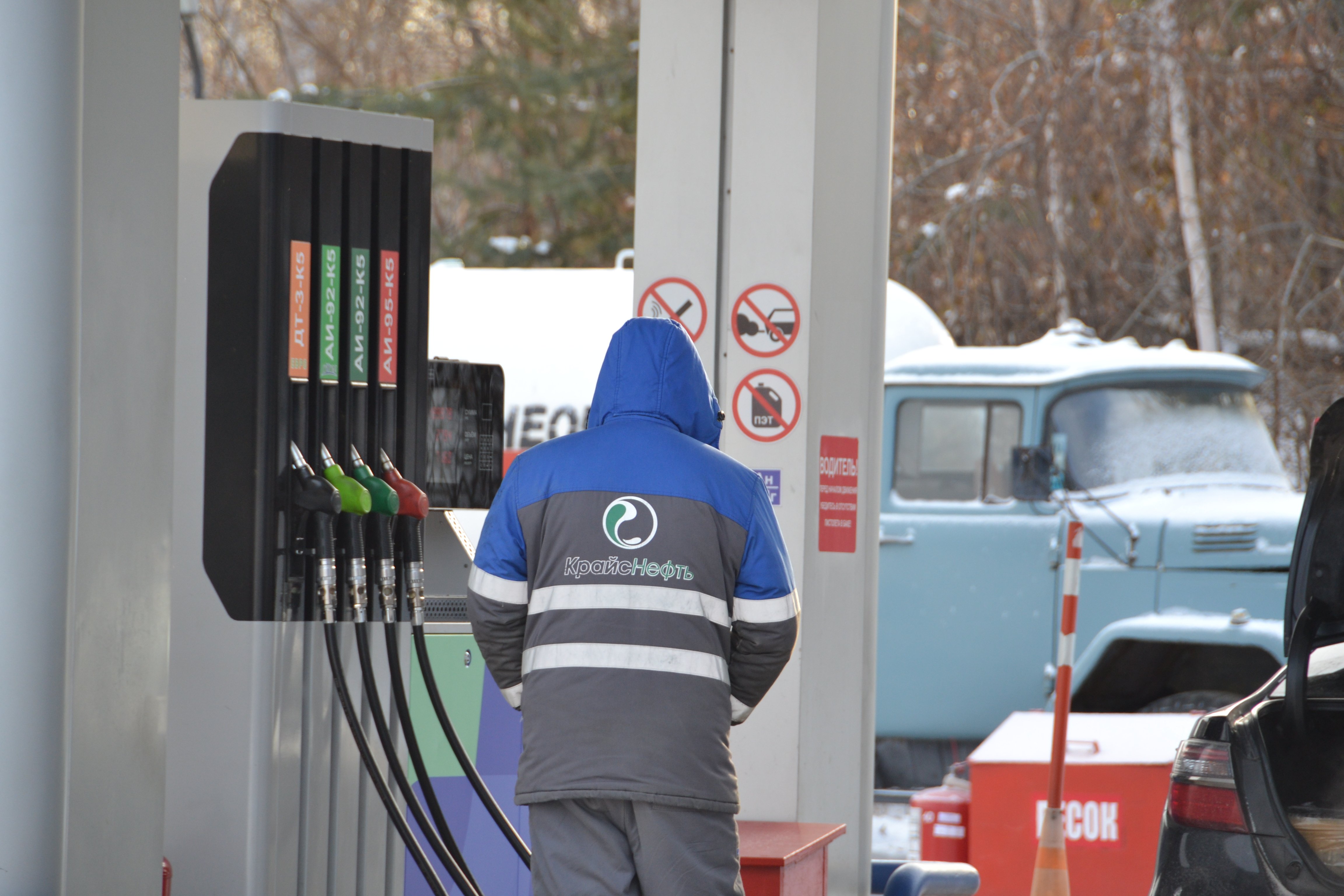 В Иркутской области могут ввести штрафы за продажу бензина и дизтоплива детям