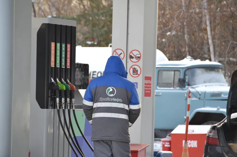 В Иркутской области могут ввести штрафы за продажу бензина и дизтоплива детям