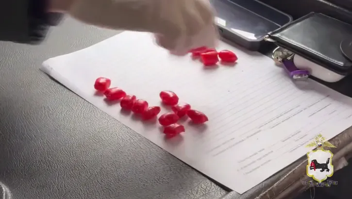 В Иркутске задержали парня с наркотиками в трусах