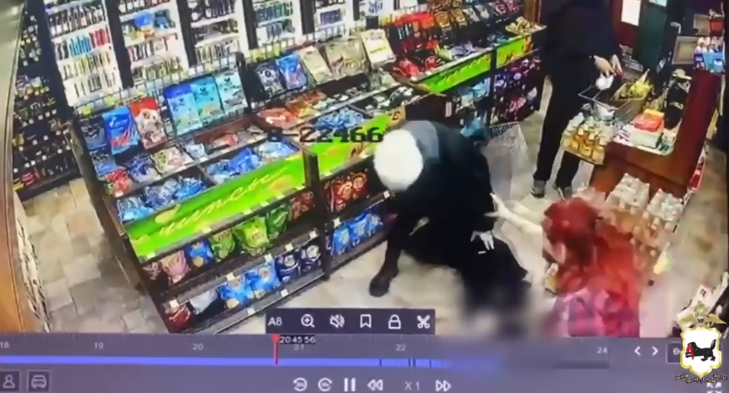 Подозреваемую в избиении продавца в Иркутском районе нашли благодаря соцсетям