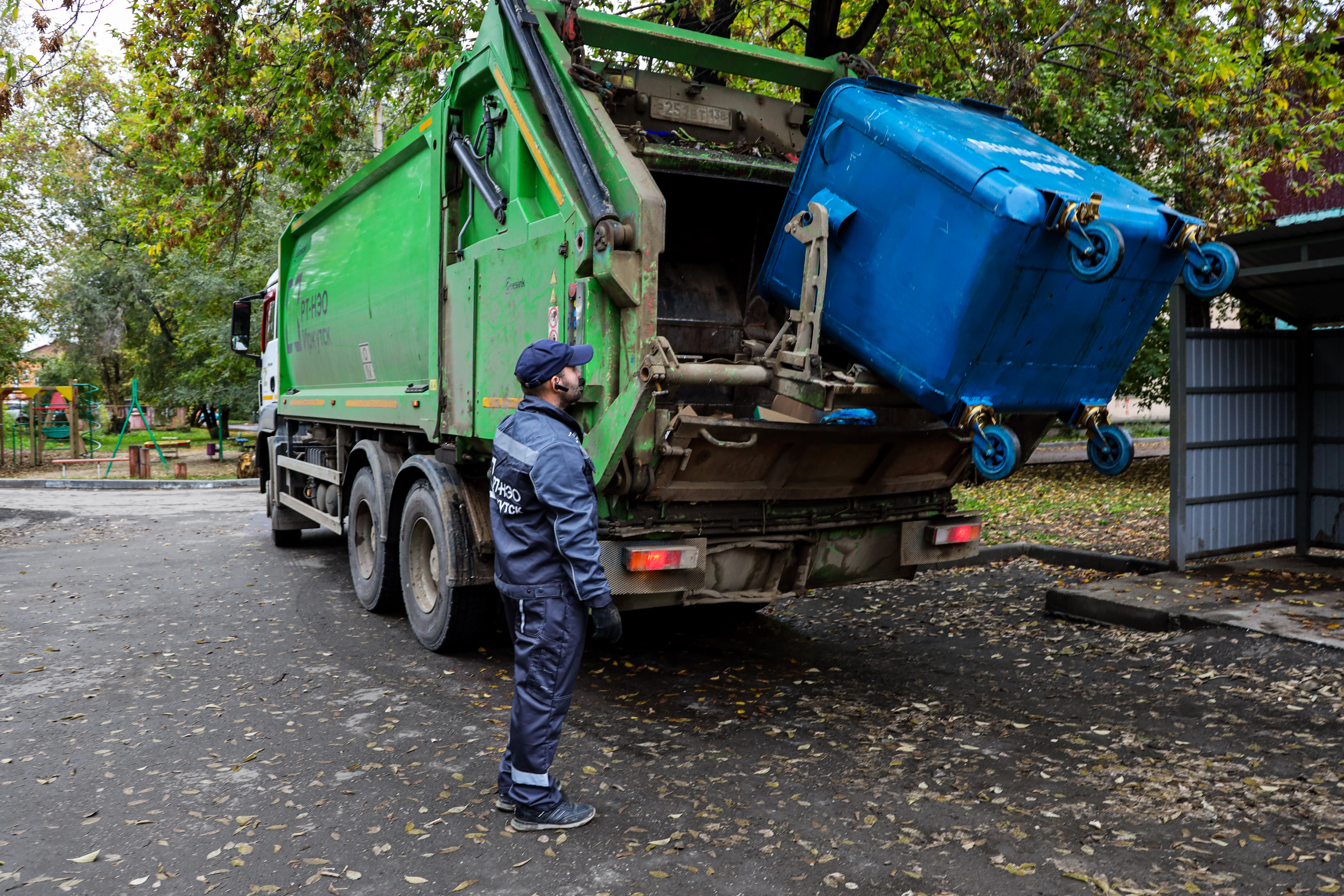 Иркутская транспортная компания поздравляет водителей с наступающим профессиональным праздником — Днем водителя