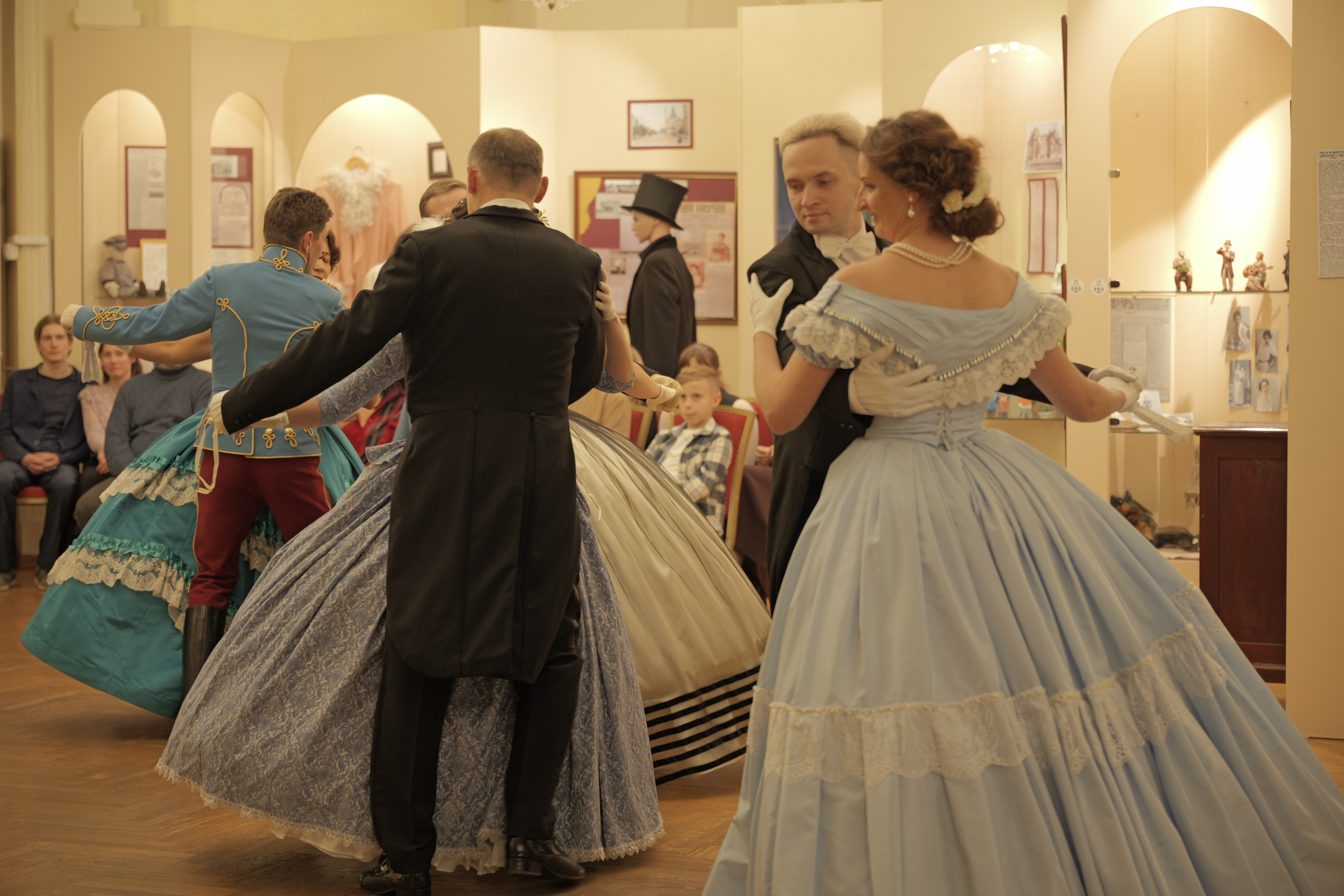 Русский бал XIX века стал украшением «Ночи искусств»