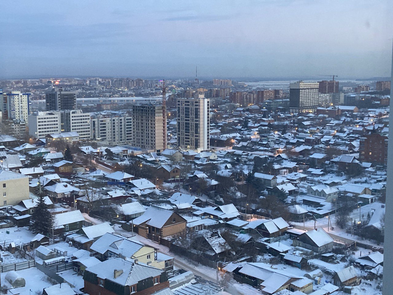 Иркутскую область накрыли снег, ветер и необычные погодные явления