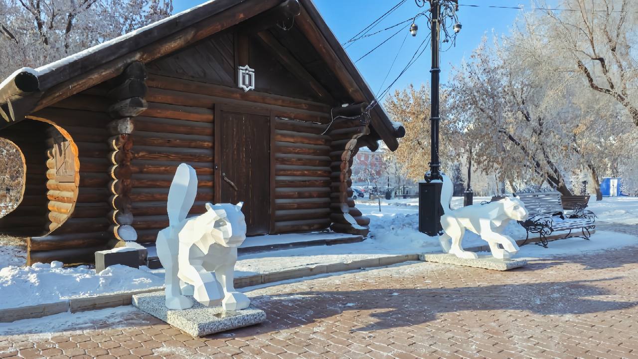 В сквере имени Кирова появились новые скульптуры бабров