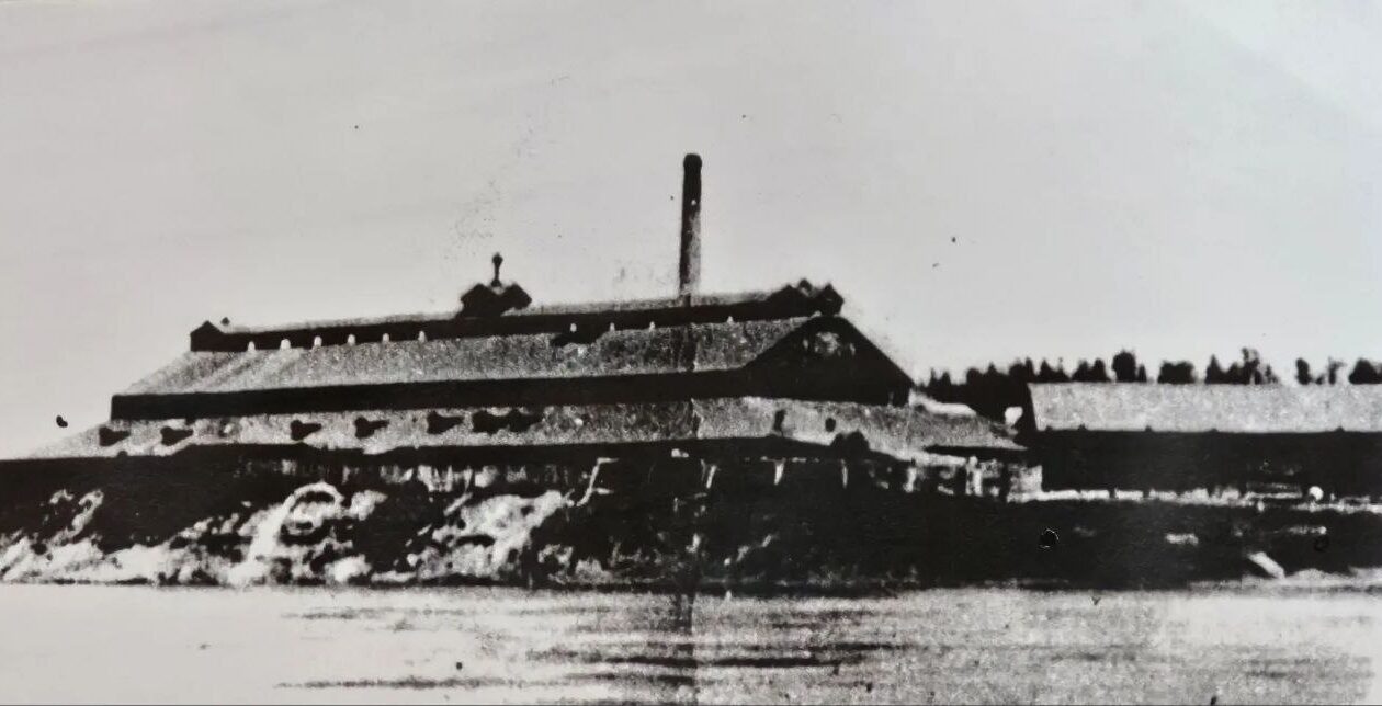 В «Тальцах» создадут виртуальную копию стекольного завода